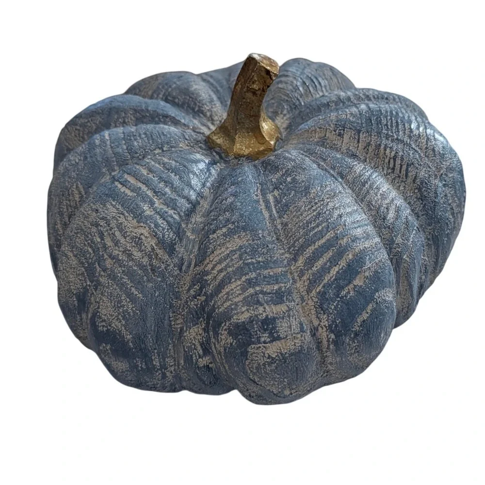 Unbranded decorative resin